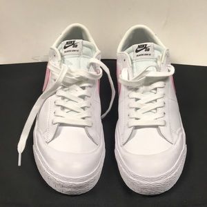 New Nike lo top Sneakers all leather